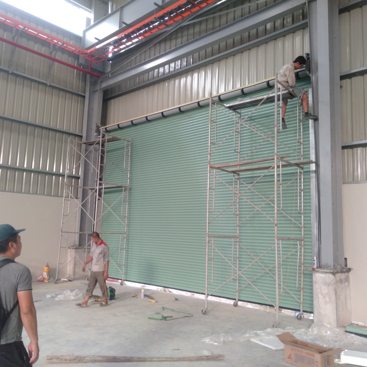 thi công cửa cuốn tại Hà Nội năm 2026 